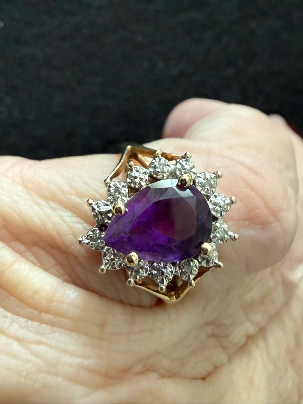 Amethyst Ring 10 kt yellow Gold